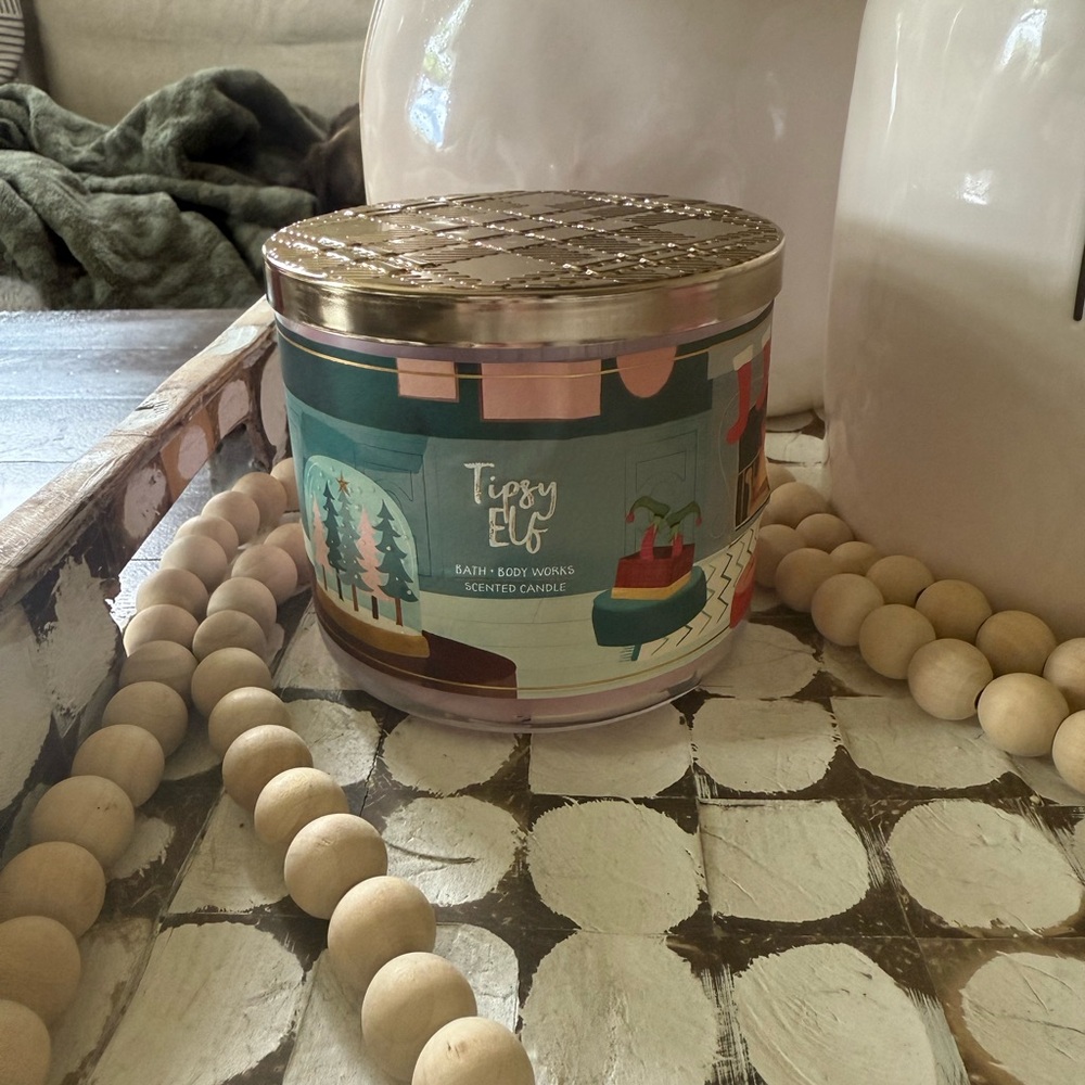 Bath & Body Works 3 Wick Candle - Tipsy Elf